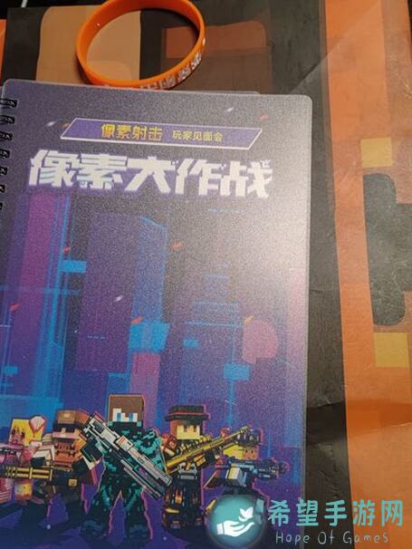 像素射击游戏Cops N Robbers攻略：玖兰教你轻松解锁武器与皮肤技巧！